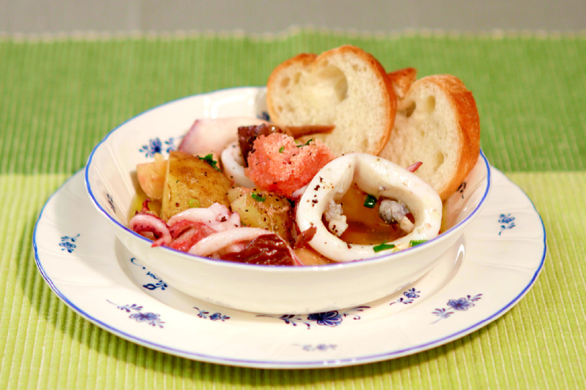 ケンサキイカと明太子のアヒージョ