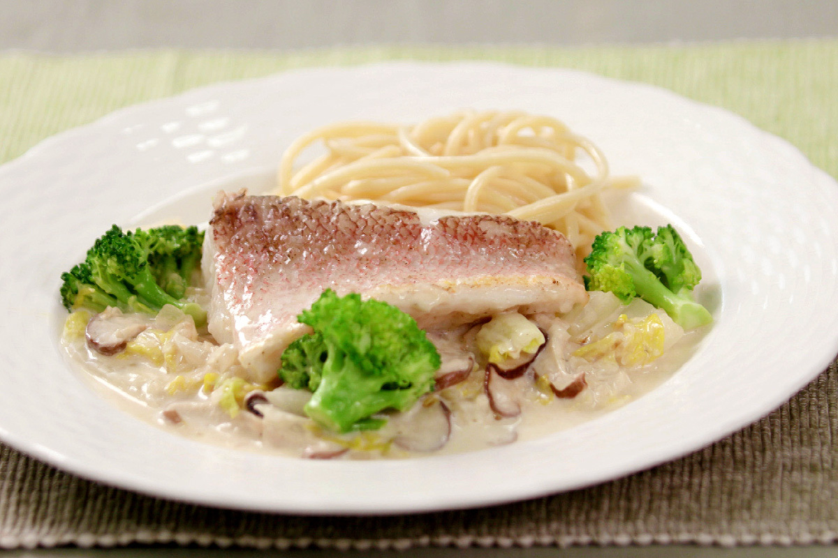 アマダイのソテー 野菜のクリームソース